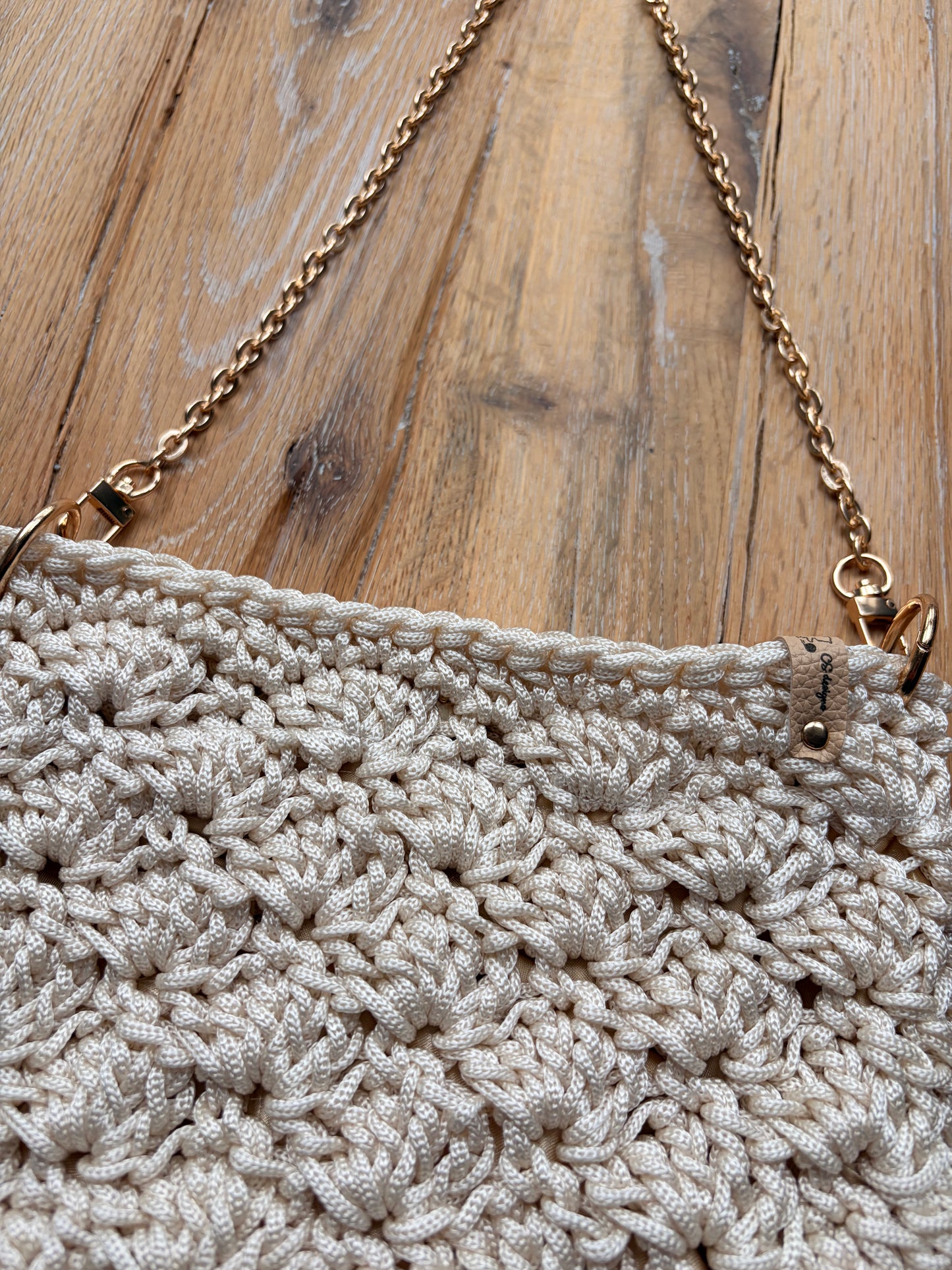 Handtasche (Shell Bag – Handcrafted Elegance)