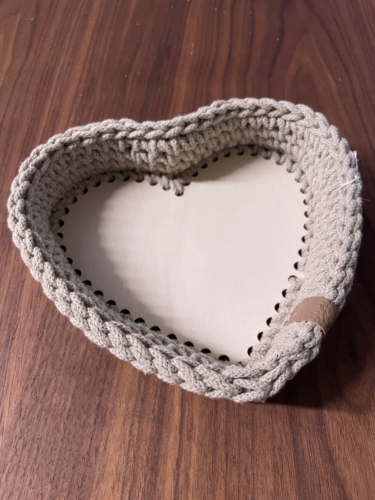 Herzkorb mit Holzboden